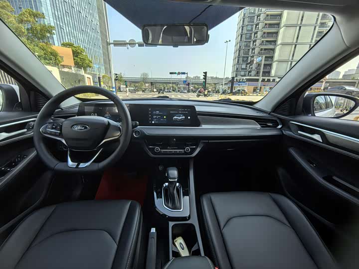 Фото 9 - Ford Escort