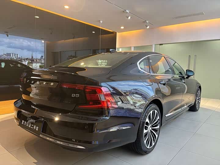 Фото 5 - Volvo S90