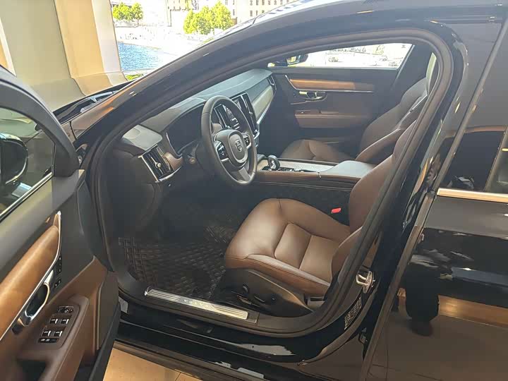 Фото 8 - Volvo S90