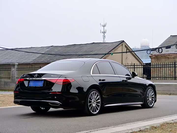 Photo 9 - Mercedes-Benz S-Class