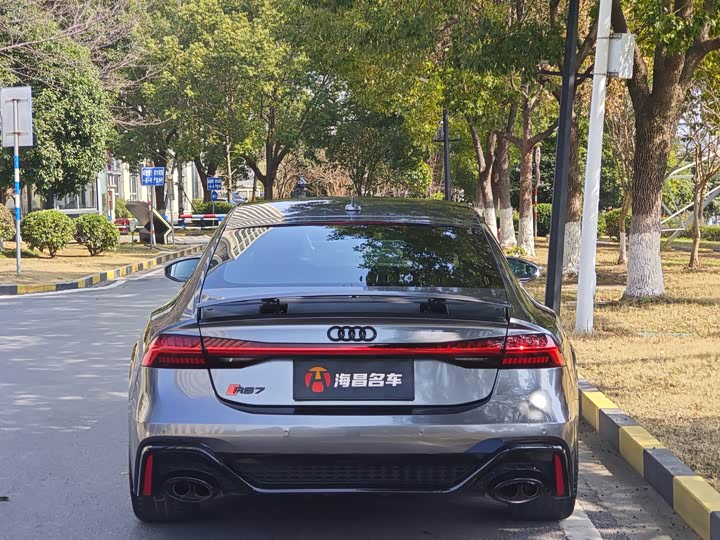 Фото 5 - Audi A7