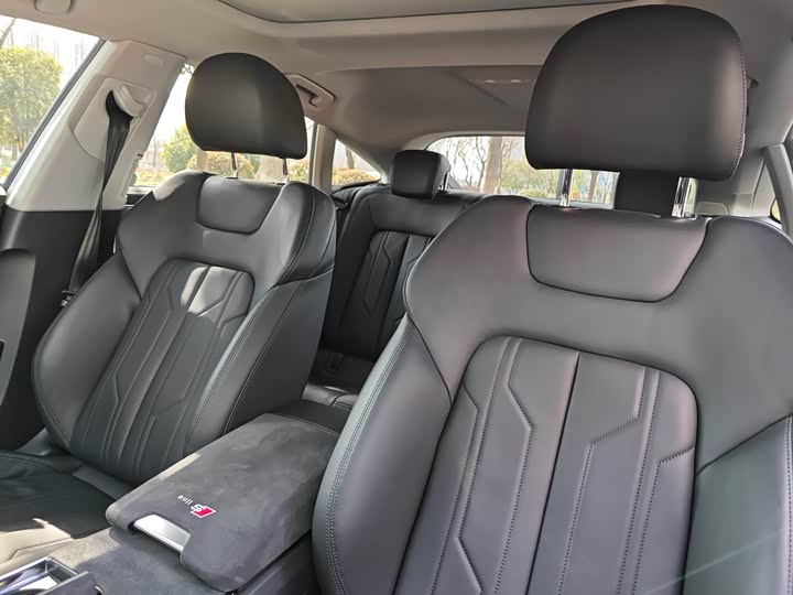 Фото 8 - Audi A7