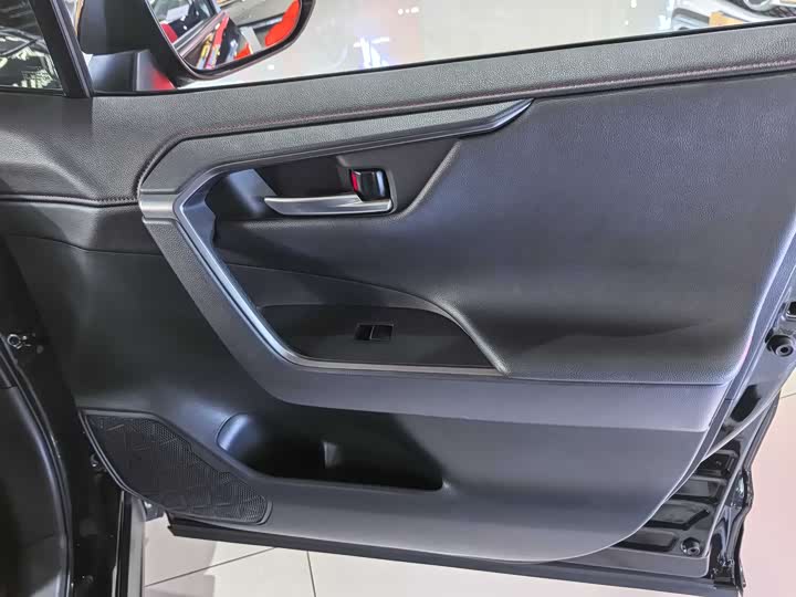 Фото 4 - Toyota Wildlander Hybrid