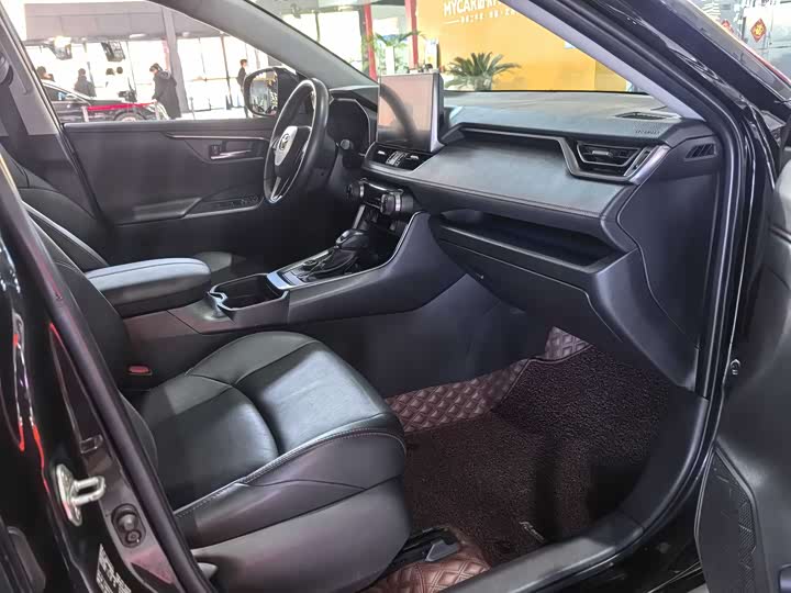 Фото 7 - Toyota Wildlander Hybrid