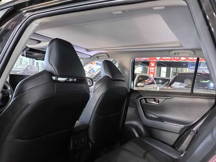 Фото 9 - Toyota Wildlander Hybrid