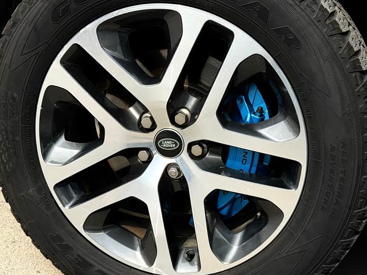 Фото 9 - Land Rover Defender