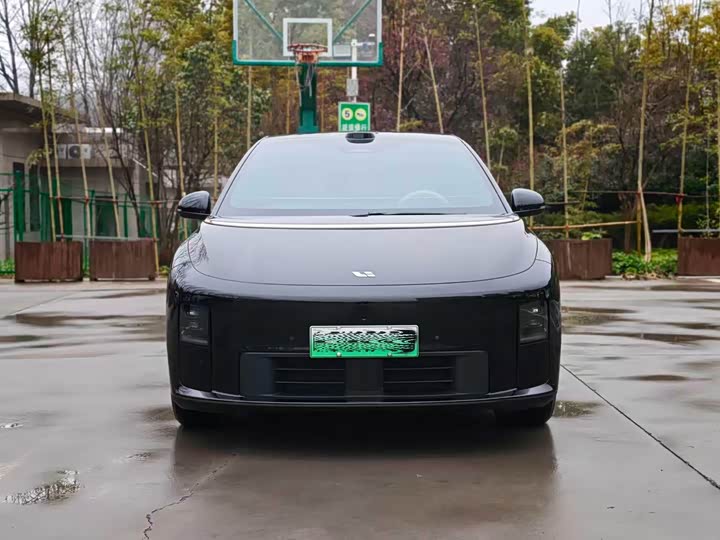 Фото 2 - LiXiang i6