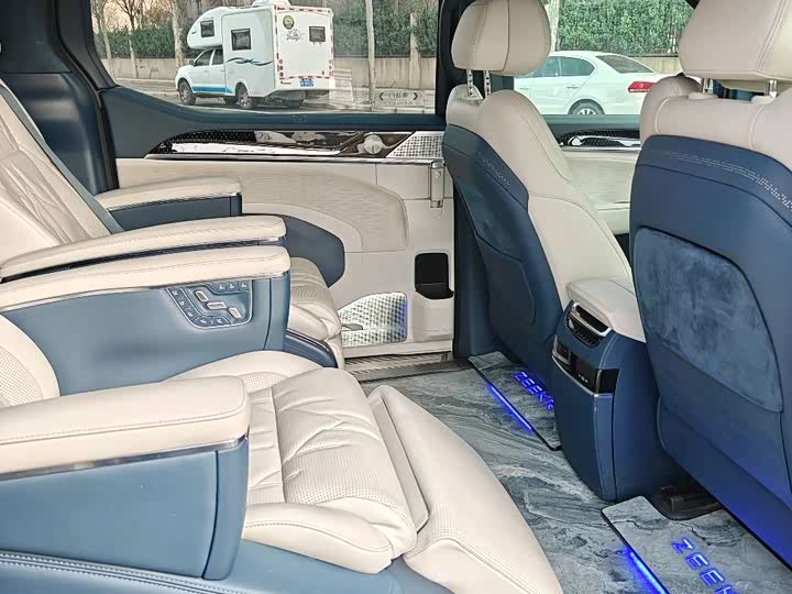 Фото 5 - Zeekr 009