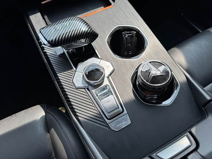 Фото 8 - Changan UNI-K