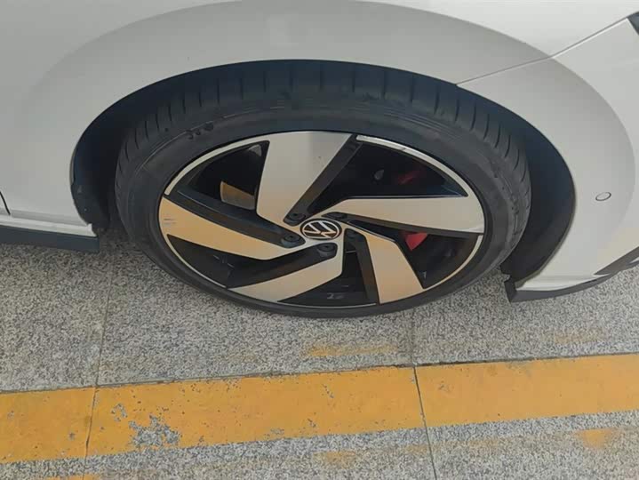 Фото 6 - Volkswagen Golf GTI