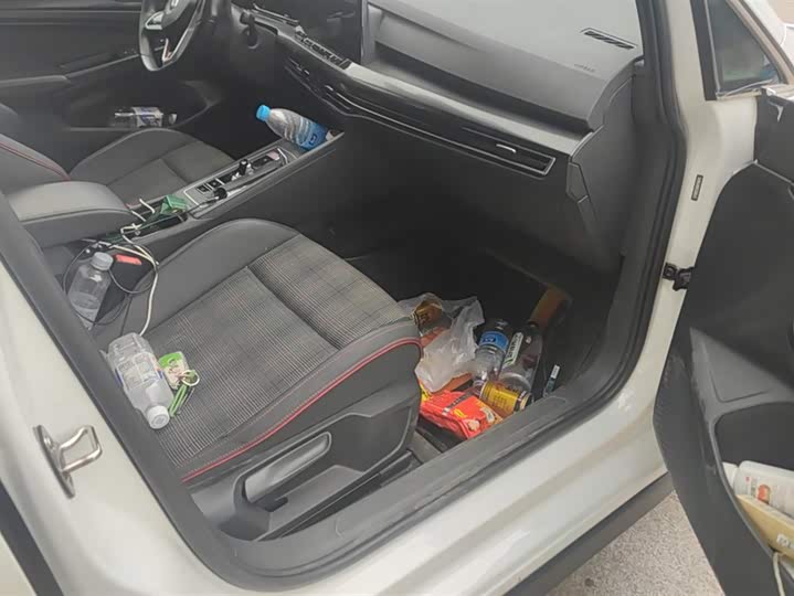 Фото 8 - Volkswagen Golf GTI