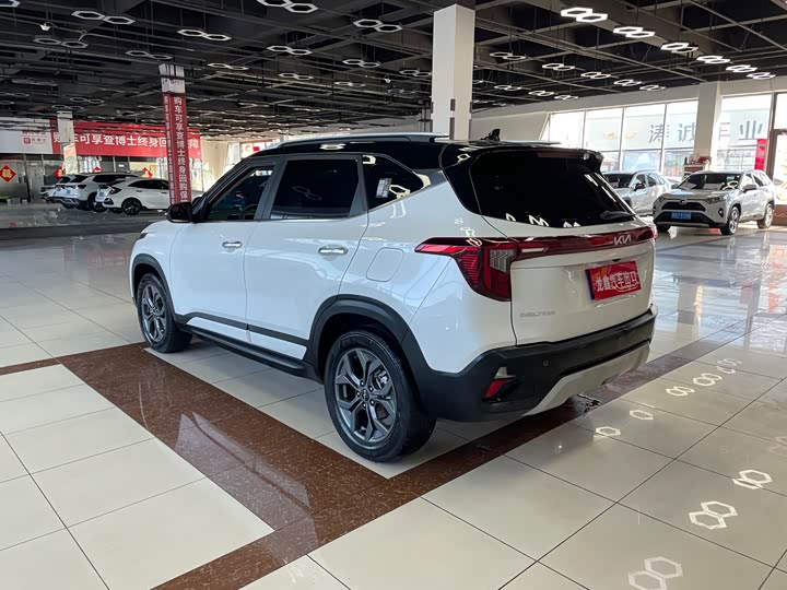 Фото 7 - Kia Seltos