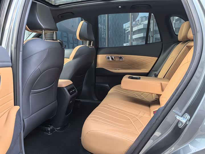 Фото 7 - Geely Galaxy Starship 7