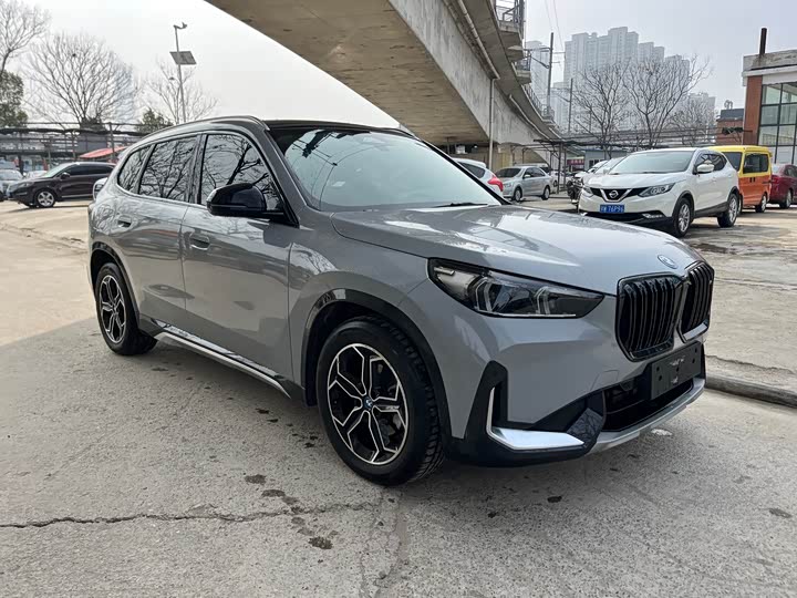 Фото 3 - BMW iX1