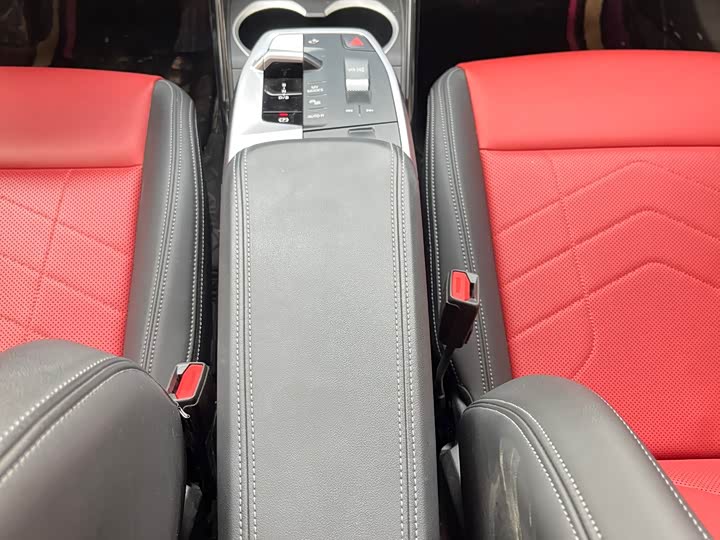 Фото 9 - BMW iX1