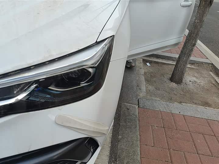 Фото 5 - Roewe i5