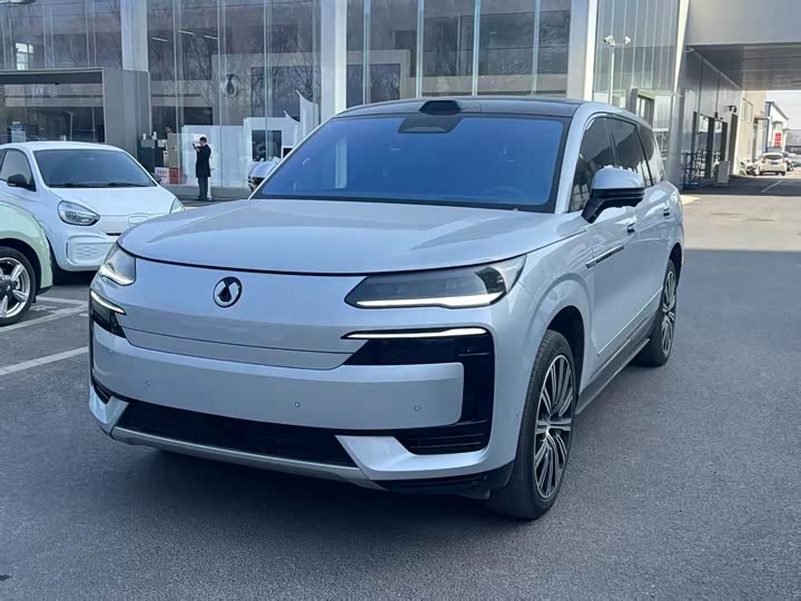 Фото 1 - Denza N9