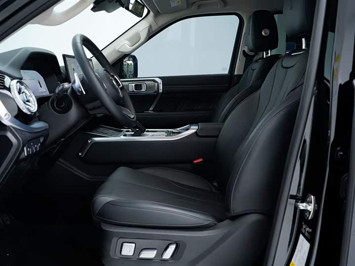 Photo 5 - Tank 400 Hybrid