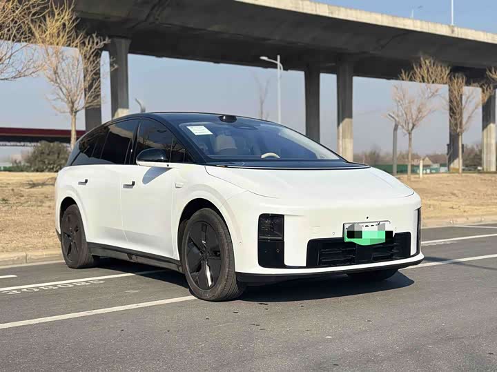 Фото 3 - LiXiang i8