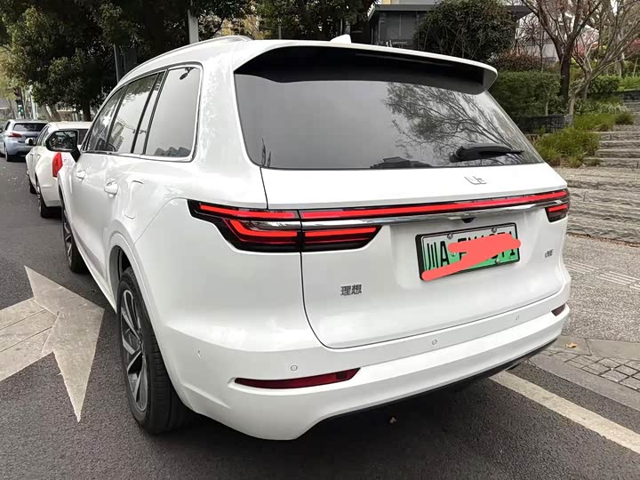 Фото 8 - LiXiang One