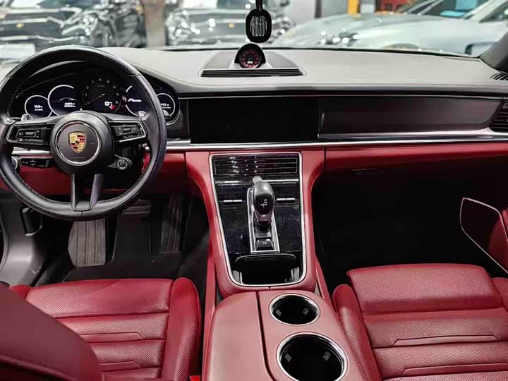 Фото 5 - Porsche Panamera