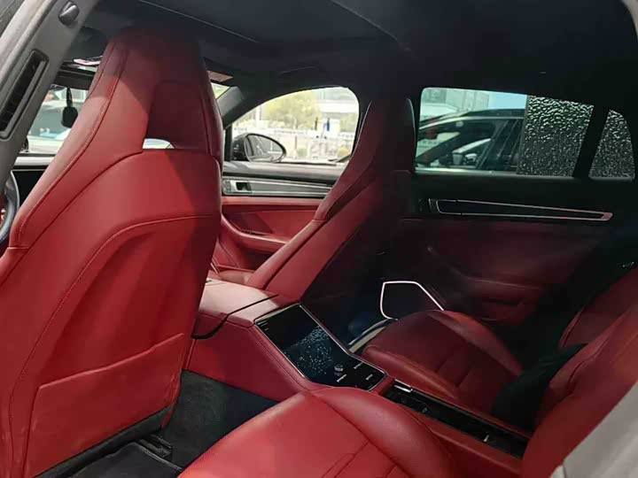 Фото 7 - Porsche Panamera