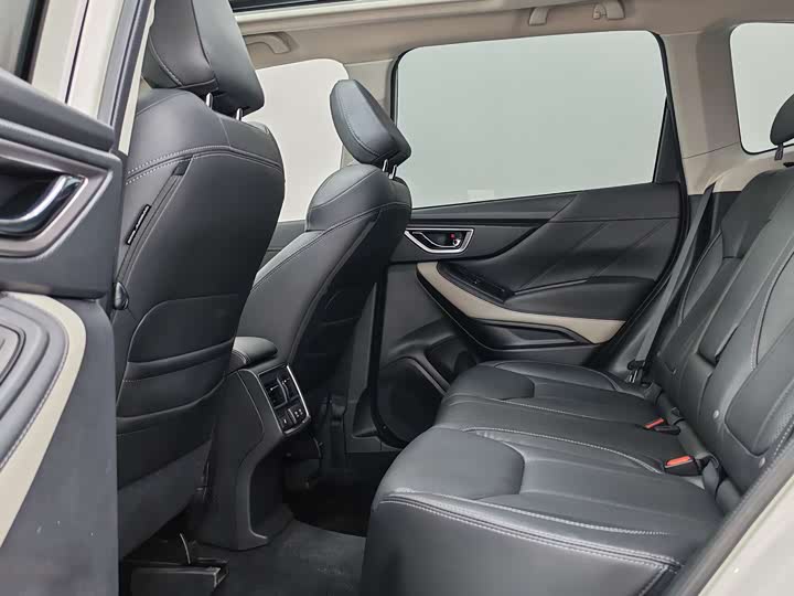 Фото 8 - Subaru Forester