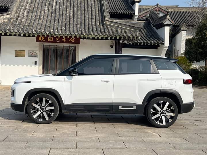 Фото 4 - Geely Icon