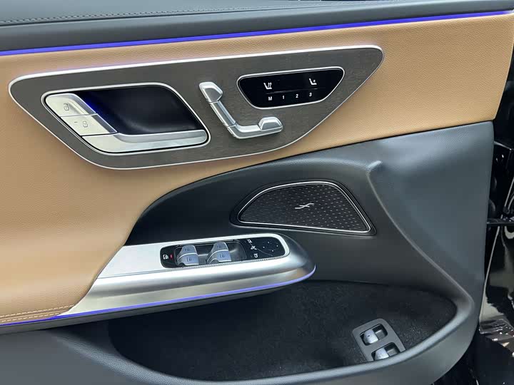 Фото 9 - Mercedes-Benz E-Class Hybrid