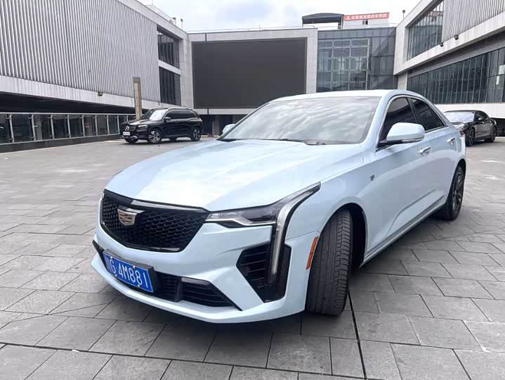 Фото 1 - Cadillac CT4