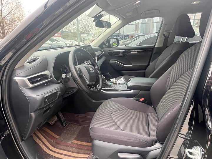 Фото 4 - Toyota Highlander