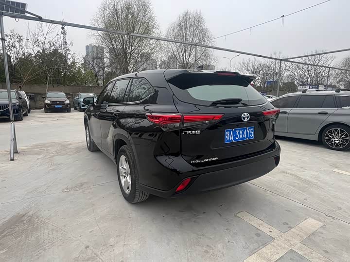 Фото 6 - Toyota Highlander