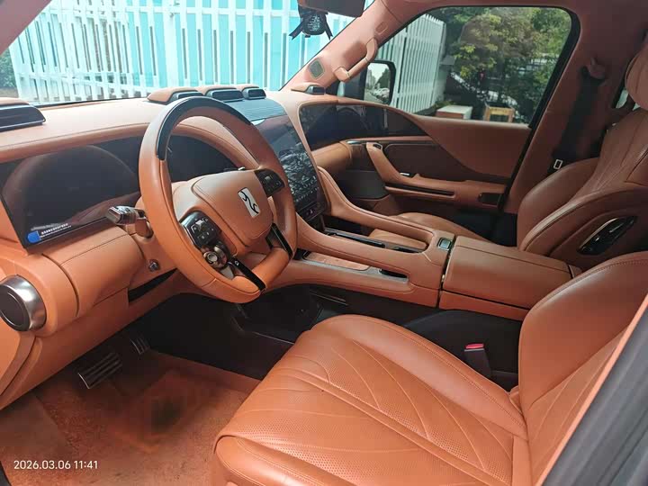 Фото 4 - BYD Yangwang U8