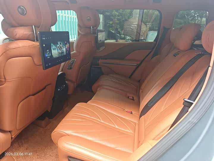 Фото 6 - BYD Yangwang U8