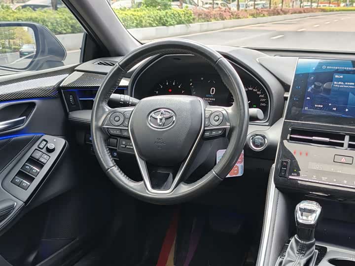 Photo 7 - Toyota Avalon