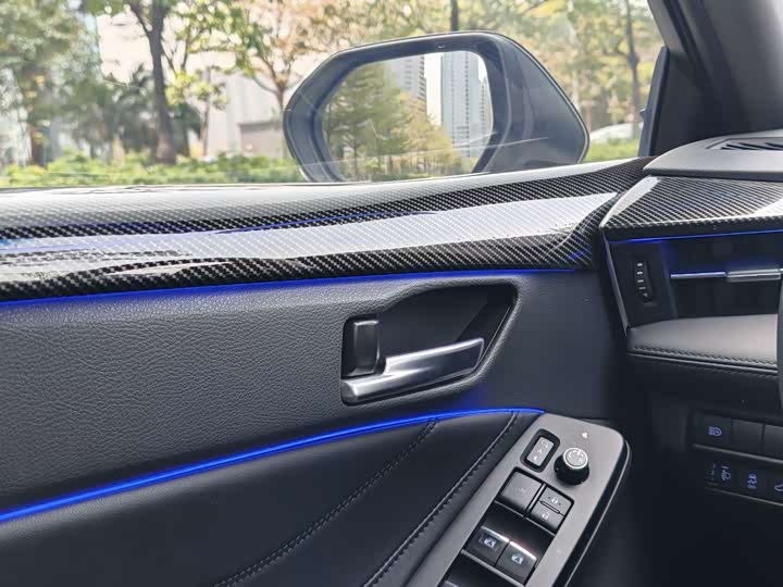 Photo 9 - Toyota Avalon