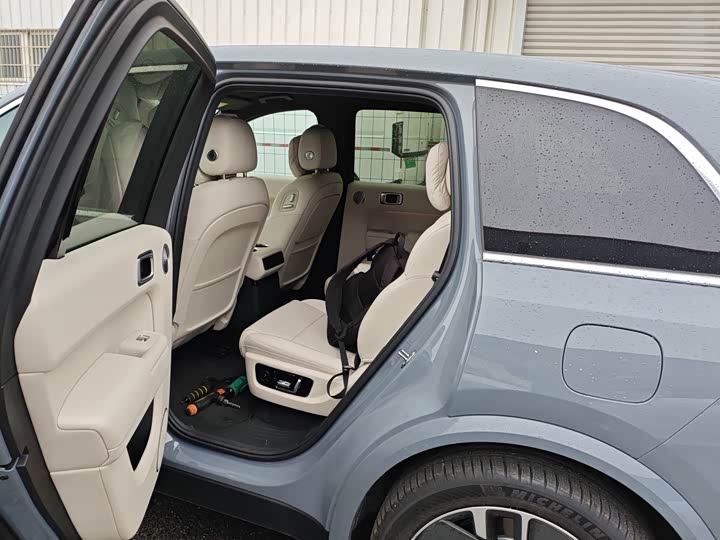 Фото 6 - LiXiang L8