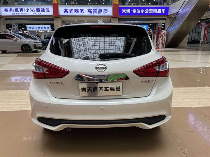 Фото 7 - Nissan Tiida