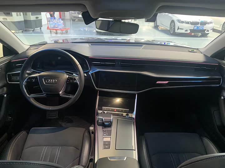 Фото 8 - Audi A7L