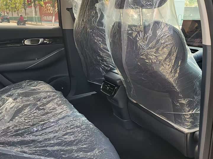 Фото 7 - Geely Galaxy E5