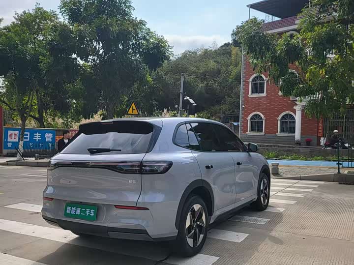 Фото 9 - Geely Galaxy E5