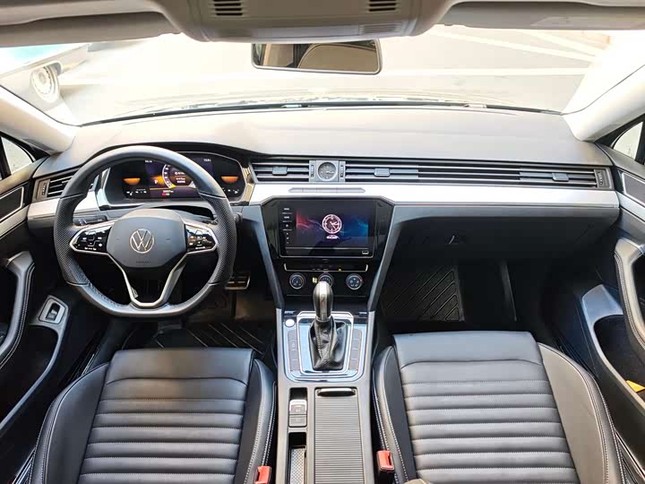 Photo 6 - Volkswagen Magotan