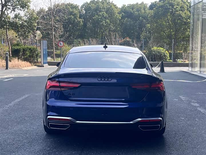 Фото 2 - Audi A5