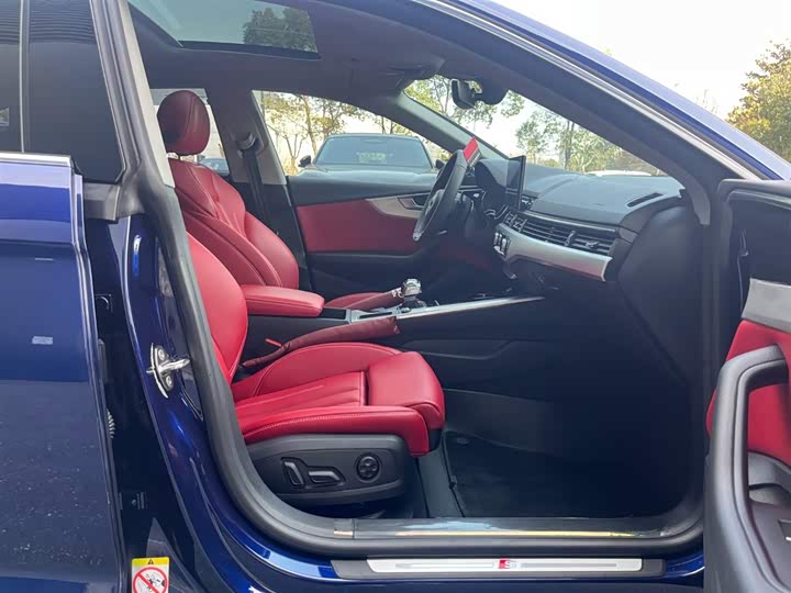 Фото 9 - Audi A5