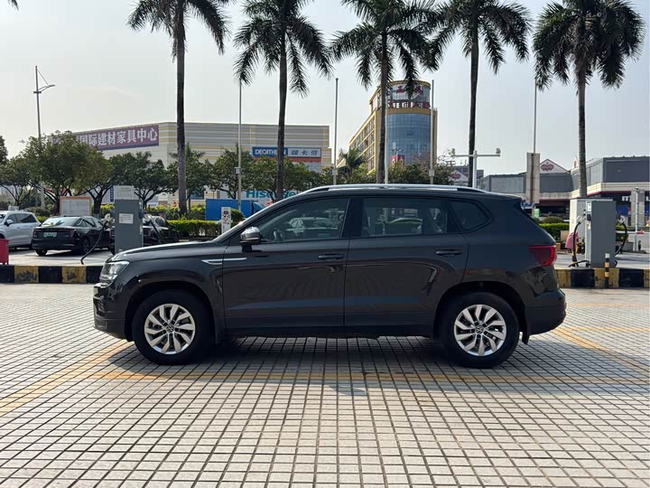 Фото 5 - Volkswagen Tharu