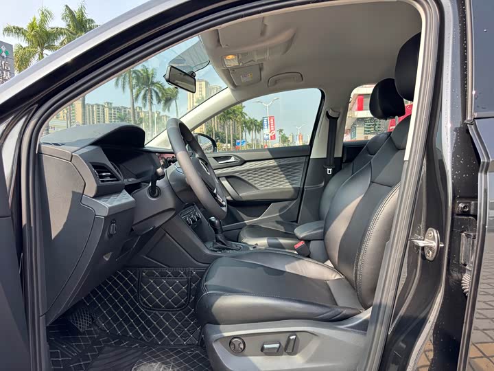 Фото 9 - Volkswagen Tharu