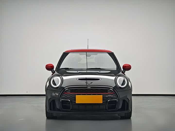 Photo 2 - Mini Mini JCW