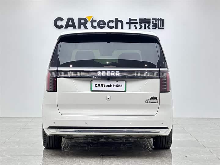 Фото 4 - Zeekr 009