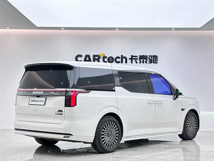 Фото 5 - Zeekr 009