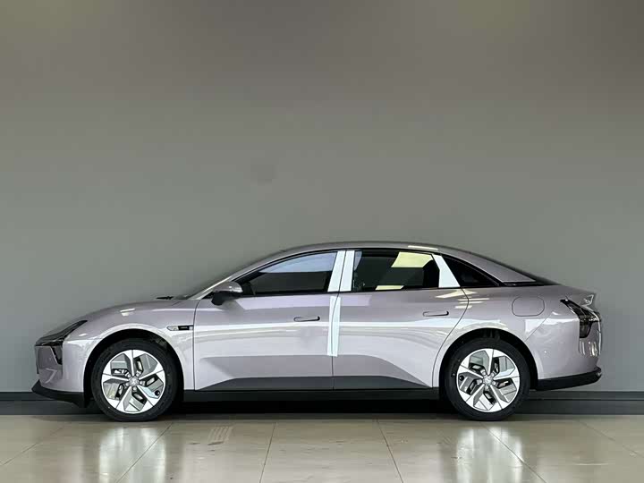 Фото 3 - XPeng Mona M03